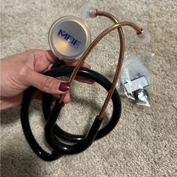 Stethoscope - Picture 2 of 3
